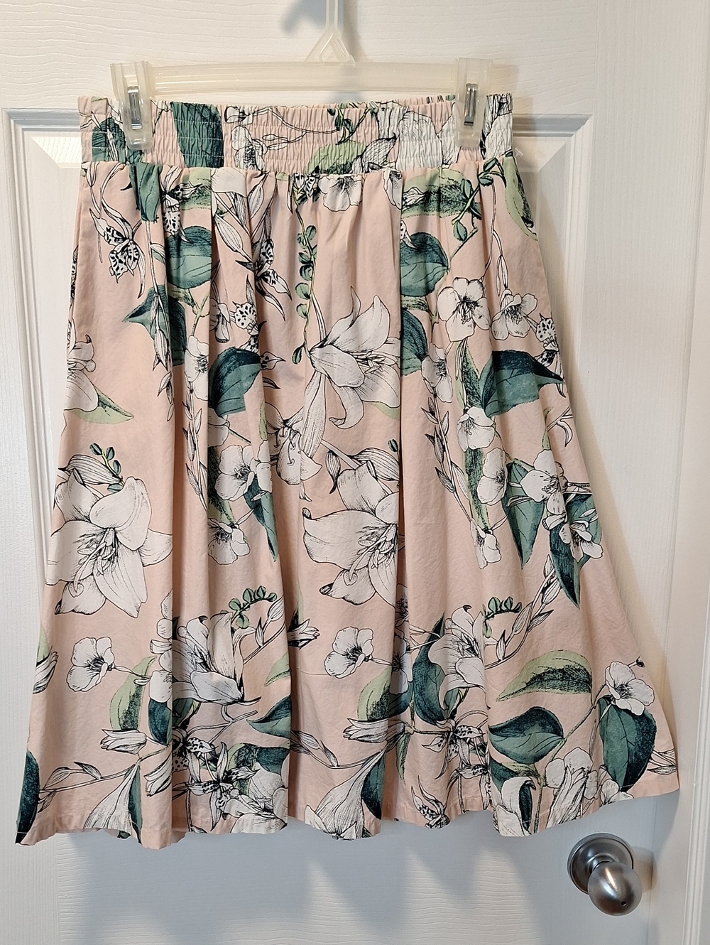 Cynthia Rowley 100%  Cotton Blush Floral A-Line Skirt with Green Leaves